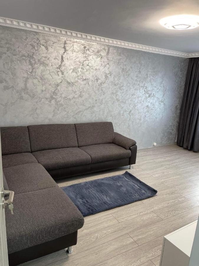 Eric Apartment Buzău Esterno foto