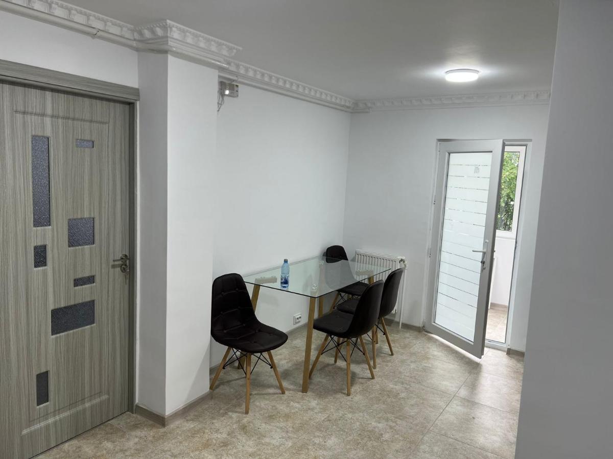 Eric Apartment Buzău Esterno foto